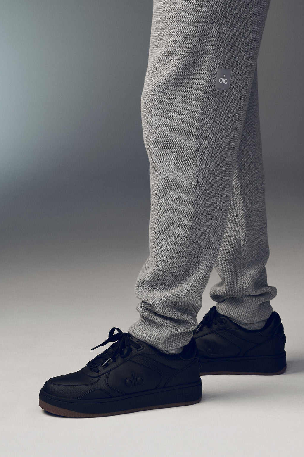 ALO Recovery Mode Sneaker - Black/Gum