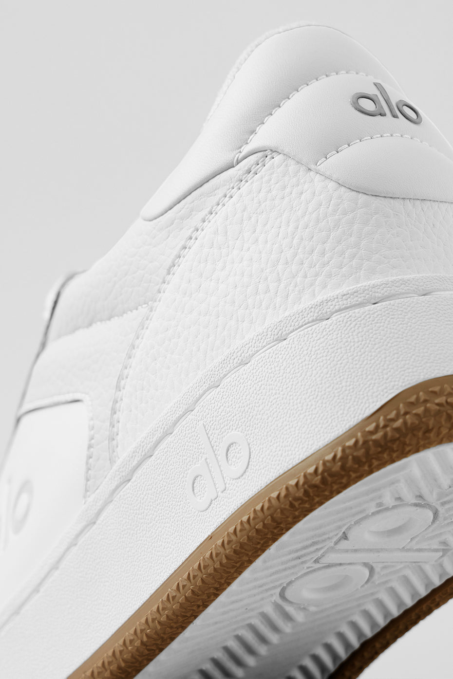 ALO Recovery Mode Sneaker - Natural White/Gum
