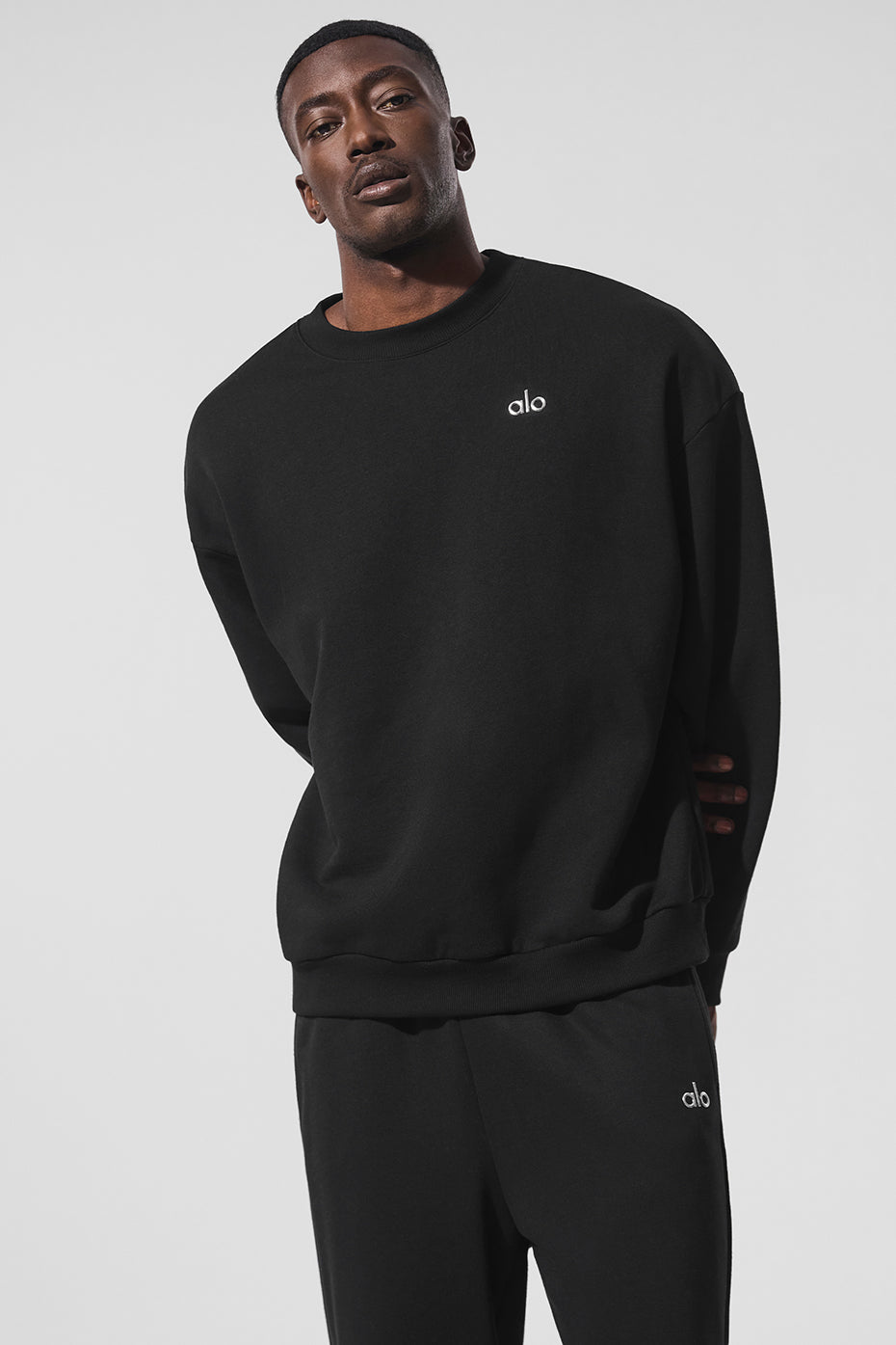 Accolade Crew Neck Pullover - Black