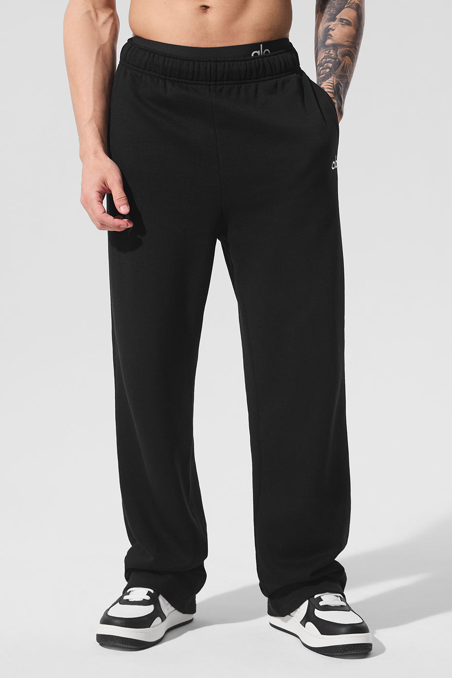Accolade Straight Leg Sweatpant - Black