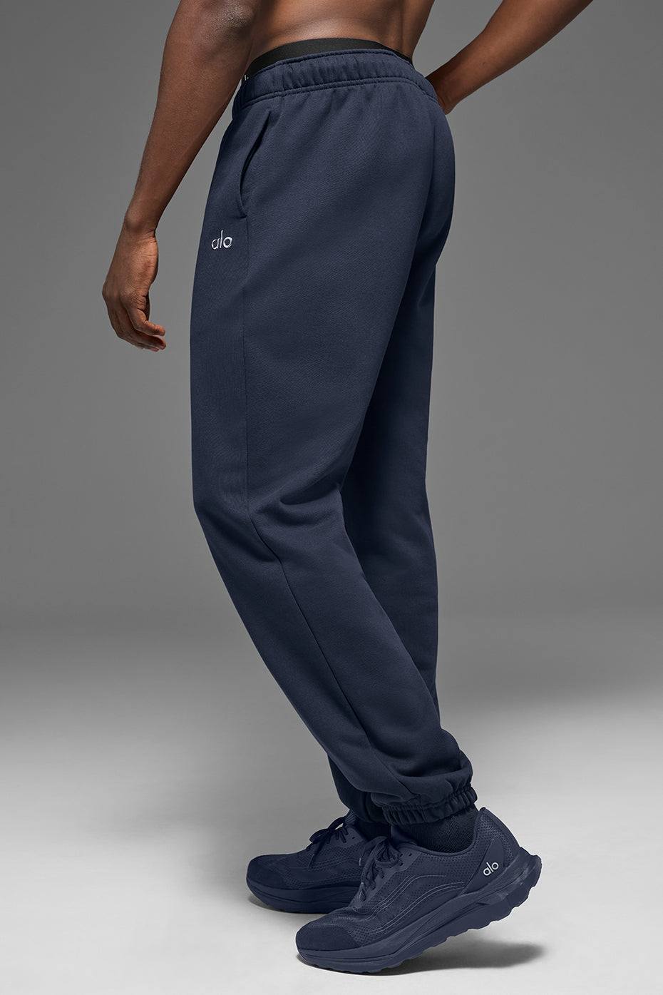 Accolade Sweatpant - Navy