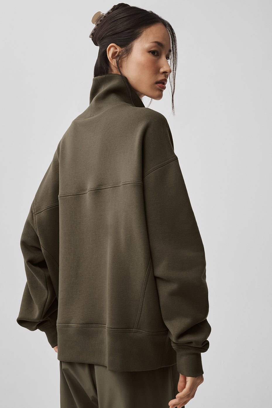 Hazy Mock Neck Pullover - Olive Tree