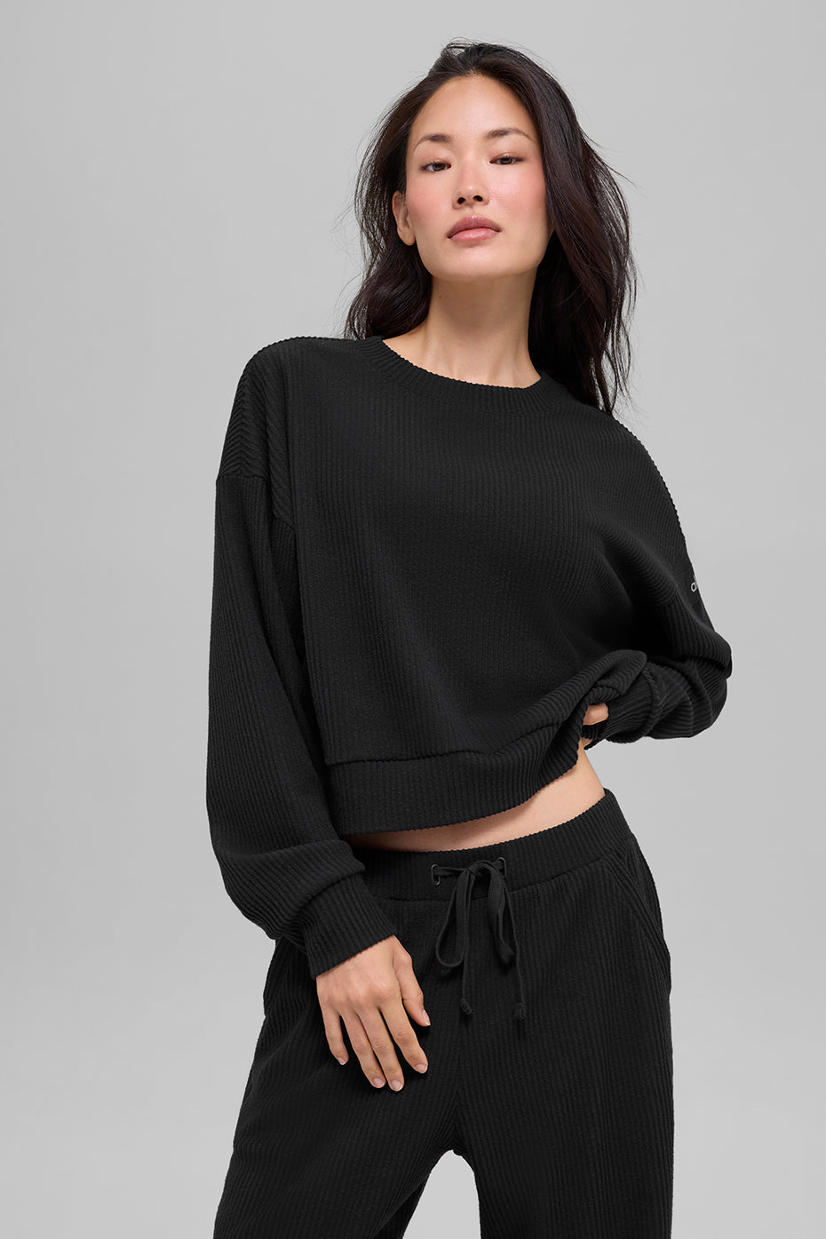 Muse Crew Neck Pullover - Black