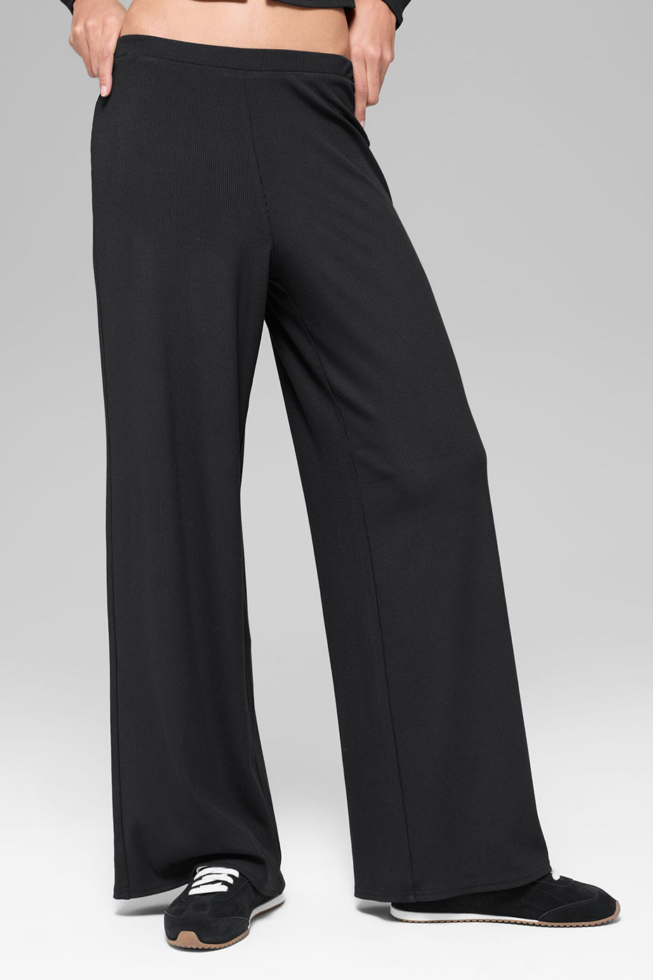 Mid-Rise Dreamlight Straight Pant - Black