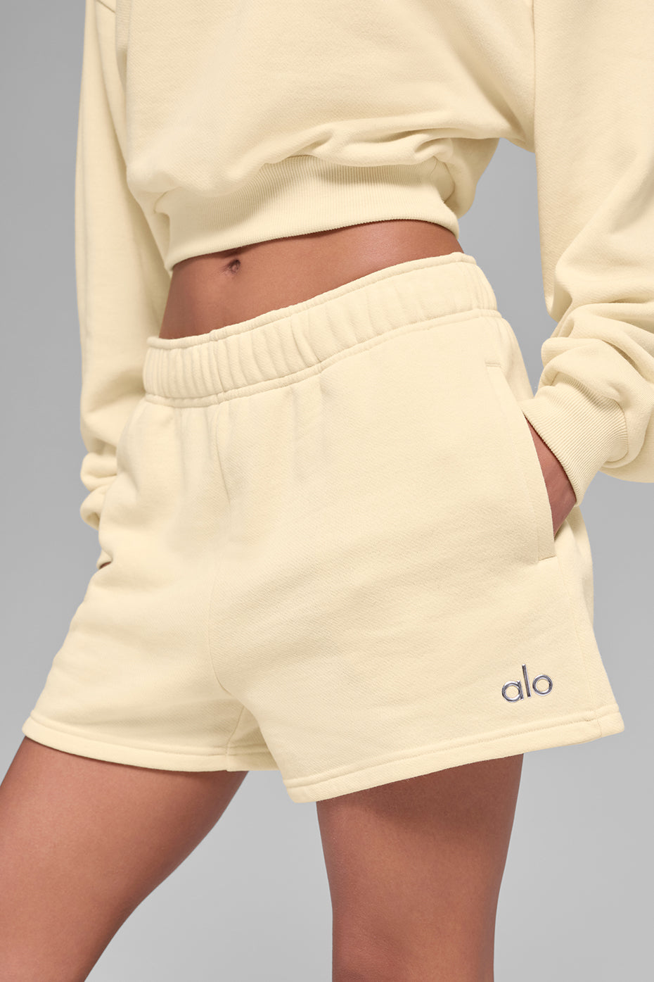 Accolade Short - Candlelight Yellow